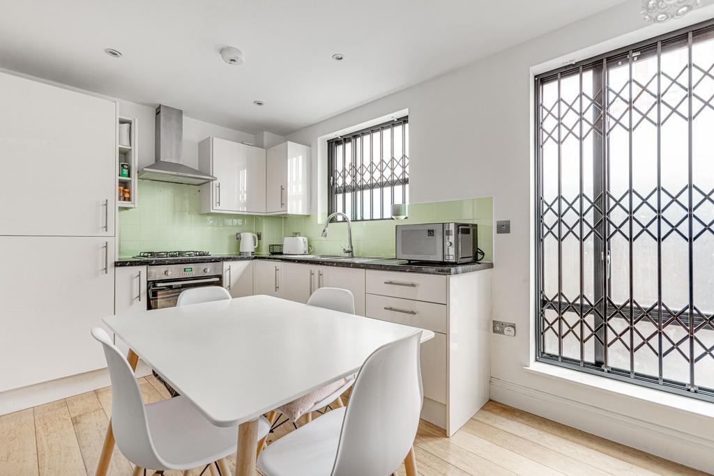 Kitchen/Living Area
