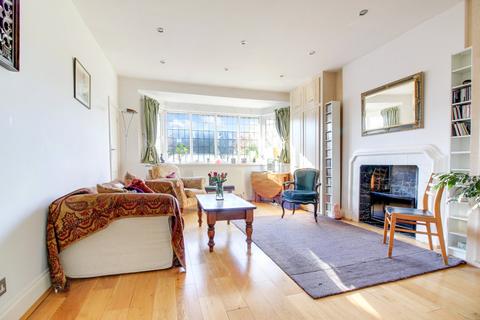 59 The Ridgeway, London, NW11 8QL