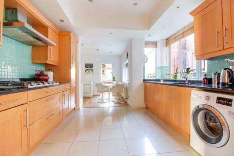 59 The Ridgeway, London, NW11 8QL