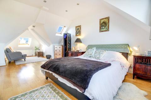 59 The Ridgeway, London, NW11 8QL