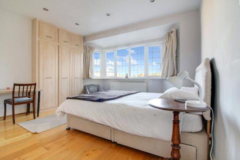 59 The Ridgeway, London, NW11 8QL