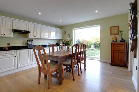 4 bedroom semi-detached bungalow for sale - 26 The Marlinespike, Shoreham-by-Sea