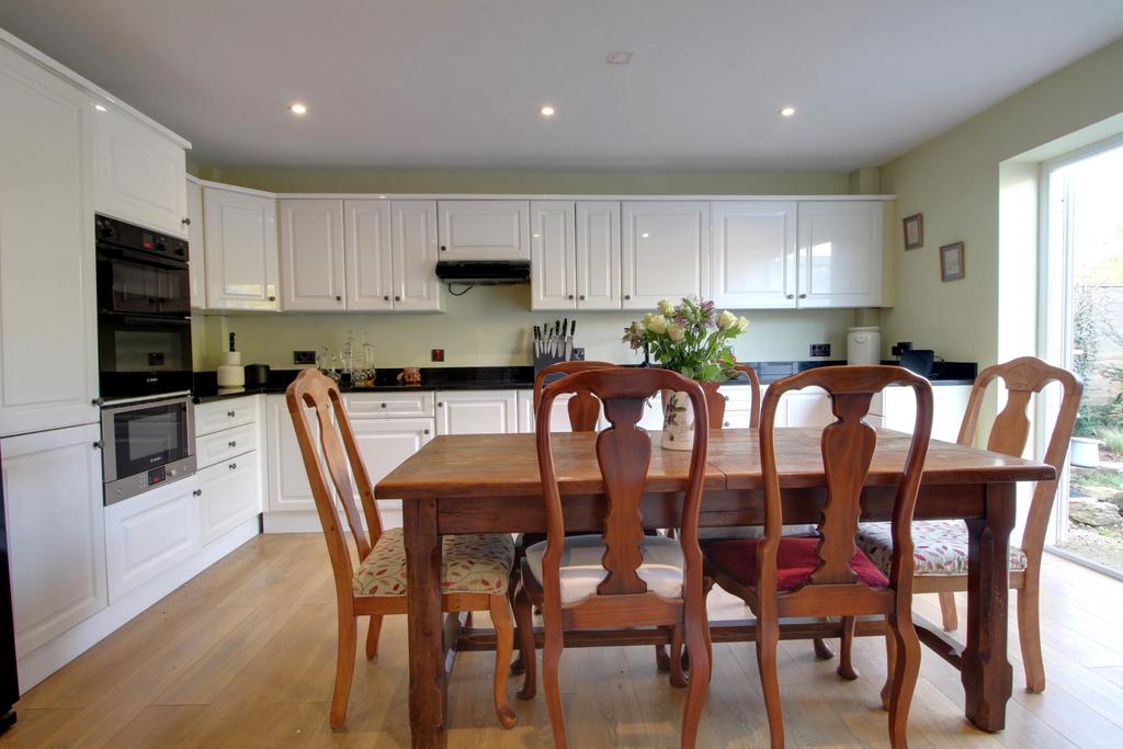 Kitchen Diner 2