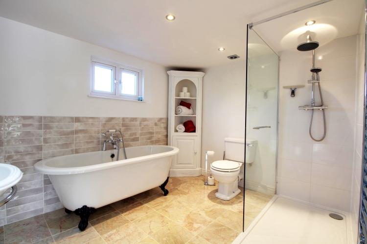 Master bedroom with Ensuite Bathroom