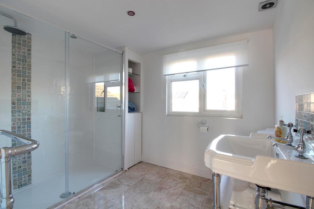 Bedroom 2 En Suite