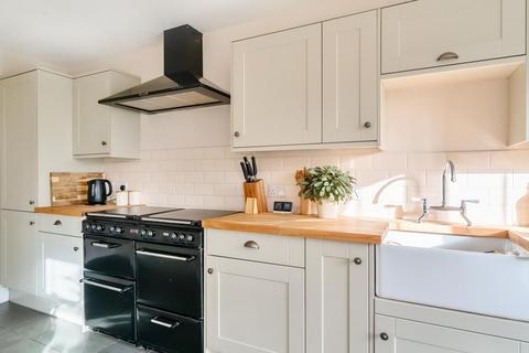 2, Carslake Cottages Bracknell Road, Brock Hill, Bracknell, RG42 6LP