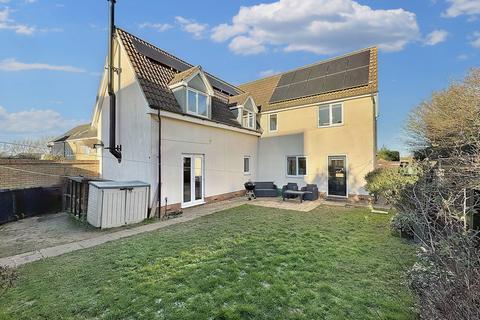 4 bedroom detached house for sale, Avocet Grove, Soham, Cambridgeshire, CB7 5GN