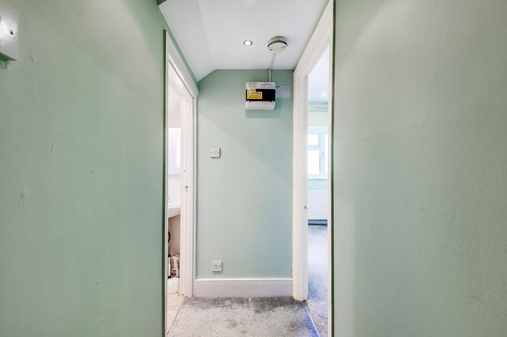 Braxted Park, London, SW16 1 bed apartment for sale £230,000