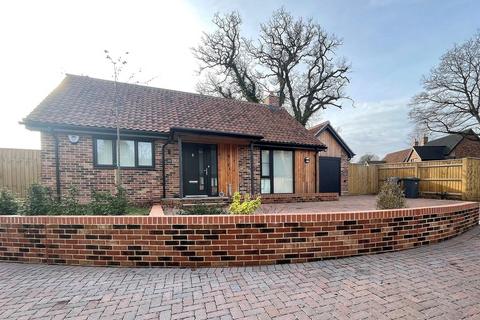 2 bedroom bungalow for sale, Nightingale Close, Melton, Woodbridge, Suffolk, IP12