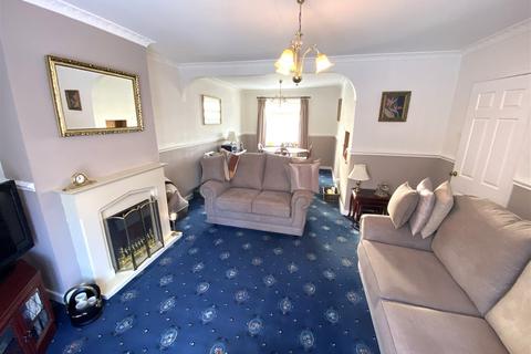 16 Hayfield Close, Oldham, OL4 2LX