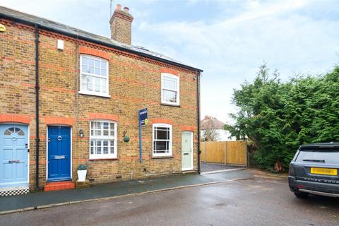 3 bedroom end of terrace house for sale, Rays Avenue, Windsor