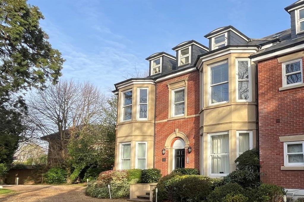 Horndean Road, Emsworth, PO10 2 bed apartment to rent £1,250 pcm (£