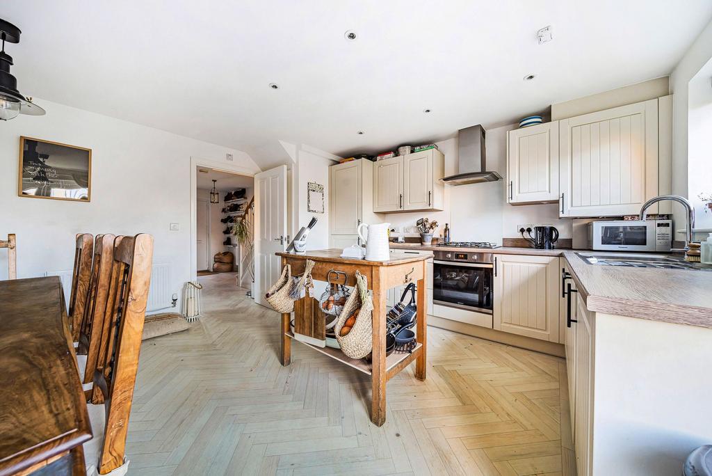 Kitchen/Dining Room (3)