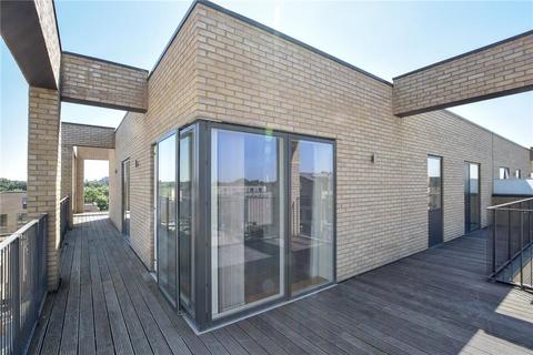 43 Seekings Close, Trumpington, Cambridge, CB2 9DJ