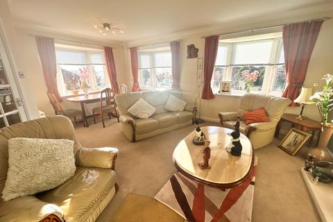 25 Elms Crescent, Maybole, KA19 8BF