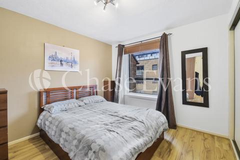9 Horseshoe Close, London, E14 3EP