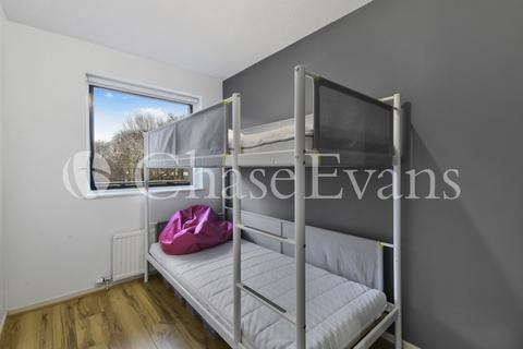 9 Horseshoe Close, London, E14 3EP