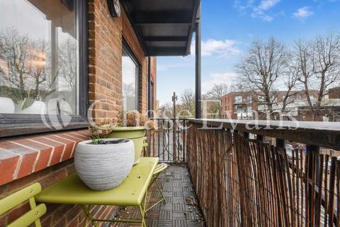 9 Horseshoe Close, London, E14 3EP