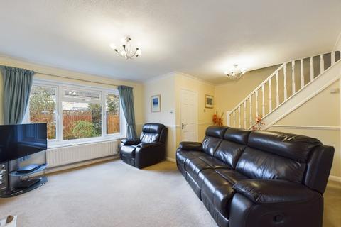 3 bedroom detached house for sale - Almswood Road, Tadley, RG26