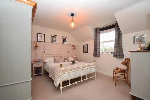 Lilac Cottage Bridge Close, Burniston, Scarborough, YO13 0HS
