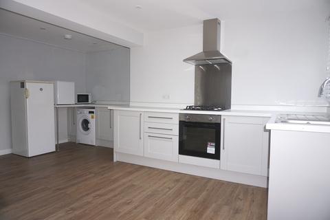 77 Angus Close, Chessington, KT9 2BN