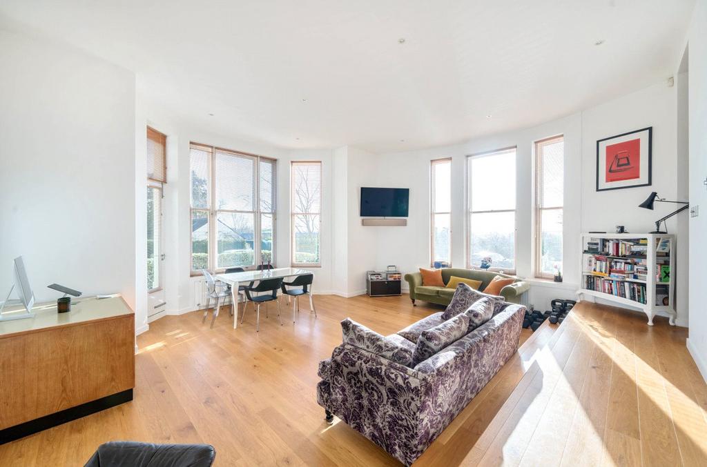Sitting/Dining Room