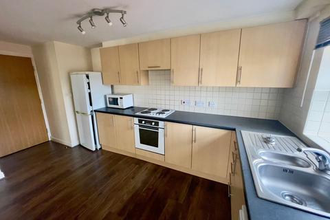 2 bedroom flat to rent, Manor Fold, Horsforth, Leeds, West Yorkshire, LS18
