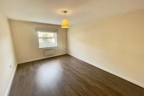 2 bedroom flat to rent, Manor Fold, Horsforth, Leeds, West Yorkshire, LS18