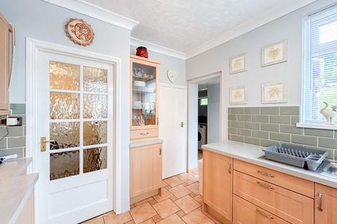 3 bedroom detached house for sale, Usk Road, Pontypool, NP4