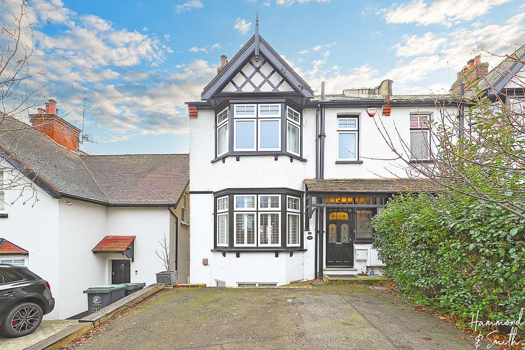 Epping, Epping CM16 5 bed semidetached house for sale £950,000