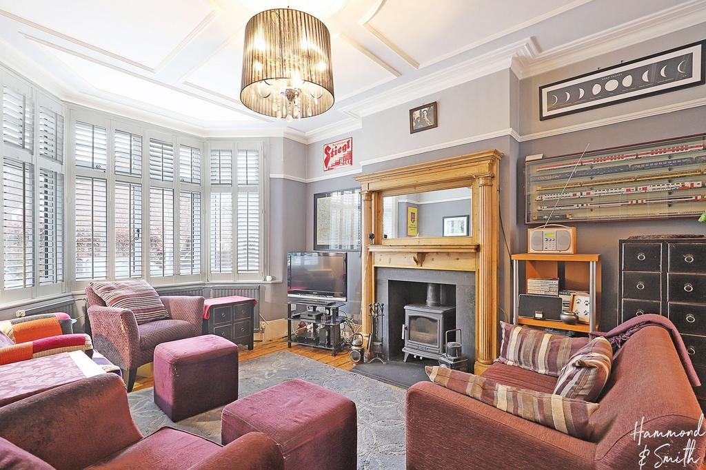 Epping, Epping CM16 5 bed semidetached house for sale £950,000