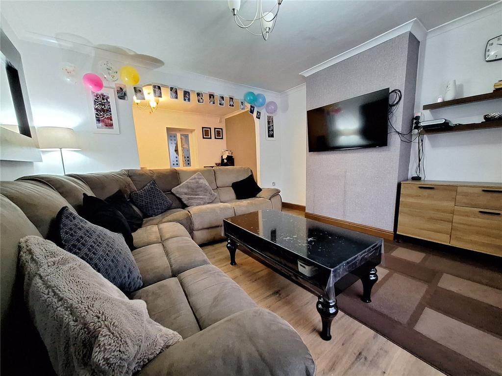Ralstone Avenue, Hathershaw, Oldham, OL8 2 bed terraced house for sale