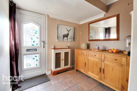 65 Clickett Hill, Basildon, SS14 1NN