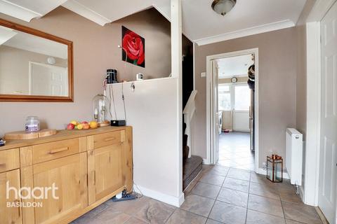 65 Clickett Hill, Basildon, SS14 1NN