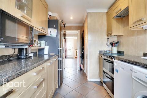 65 Clickett Hill, Basildon, SS14 1NN