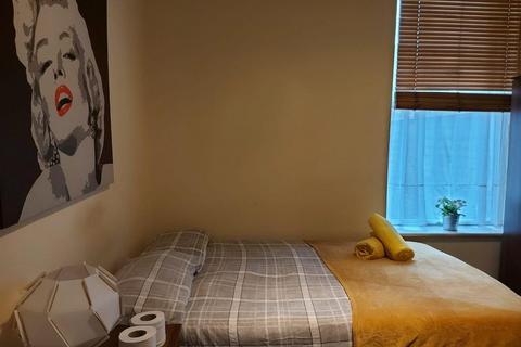 3 bedroom house share to rent - Portnall Road, London, W9 3BN