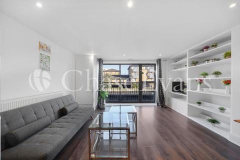Flat 3, 11 Glebe Road, London, E8 4BD