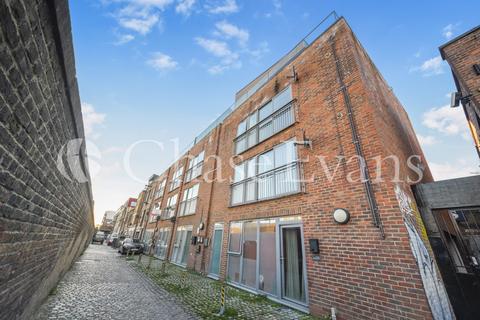 Flat 3, 11 Glebe Road, London, E8 4BD