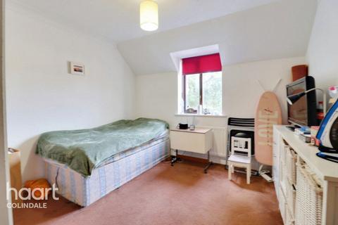 1 bedroom flat for sale, Stonechat Court, Swan Drive, NW9
