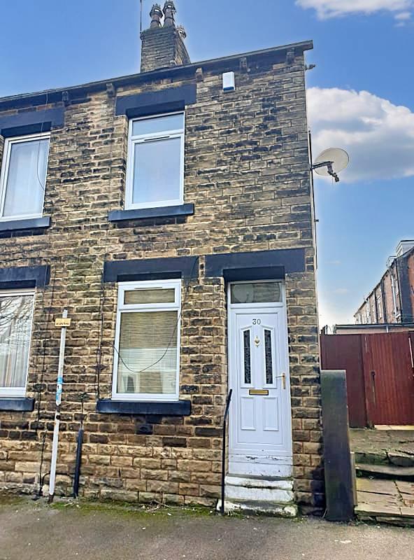 Silver Street, Barnsley S70 2 bed end of terrace house to rent £650