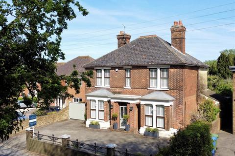 39 Ashford Road, Faversham, ME13 8XN