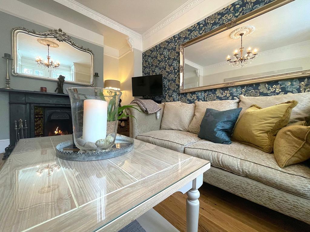 Living Room (3)
