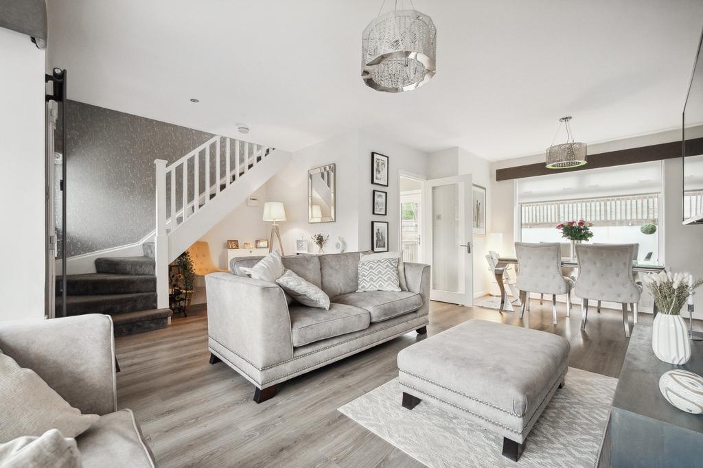 Tweed Drive, Bearsden, East Dunbartonshire, G61 1EJ 2 bed semidetached