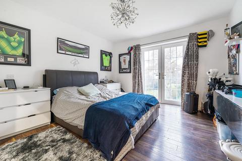 28 Hayes Way, Beckenham, BR3 6RL