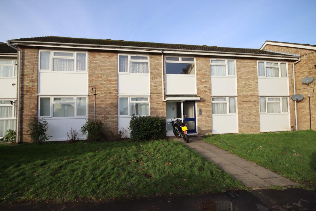 Towards Oaken Grove, Maidenhead 1 bed apartment for sale £185,000