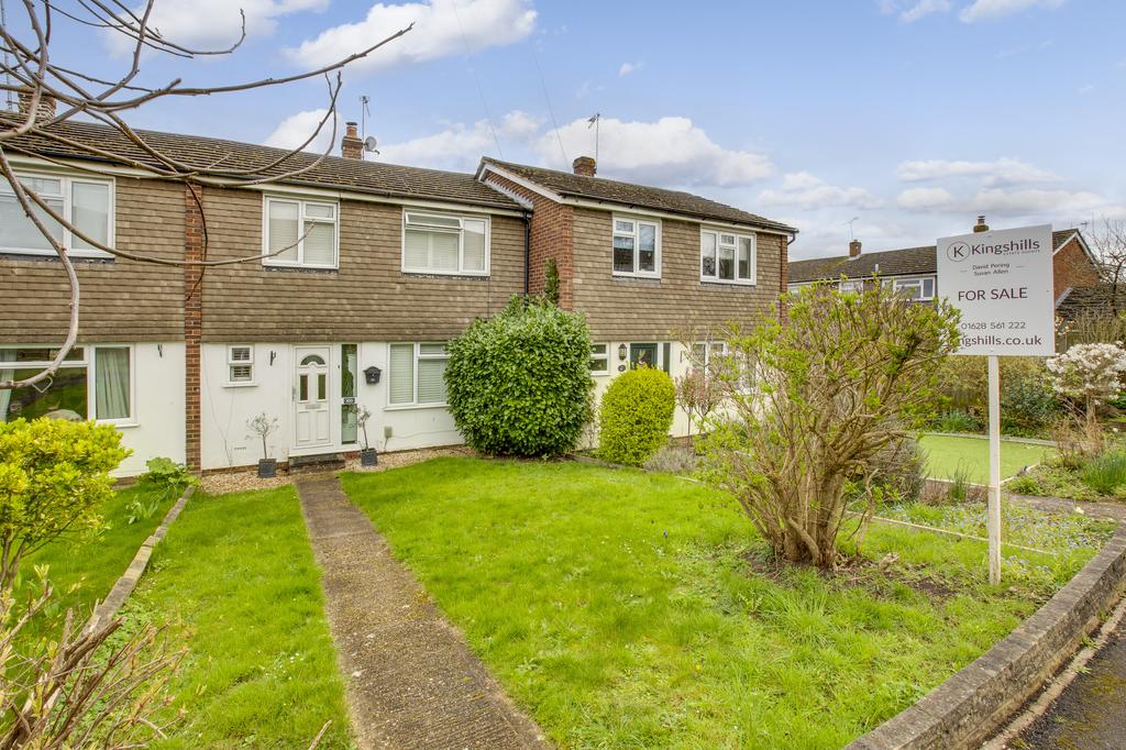 Aldebury Road, Maidenhead 3 bed terraced house for sale £432,500