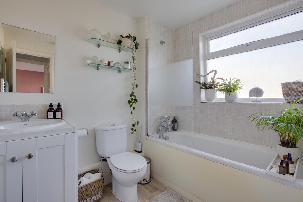 100 Aldebury Road, SL6 7 HE-4