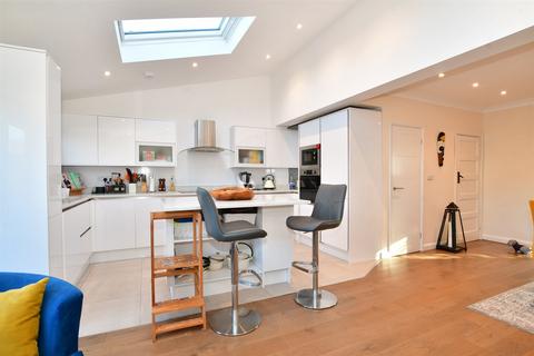 34 Oldfield Road, Bexleyheath, DA7 4EA