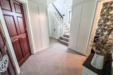 3 bedroom detached house for sale, Fibbersley, Willenhall