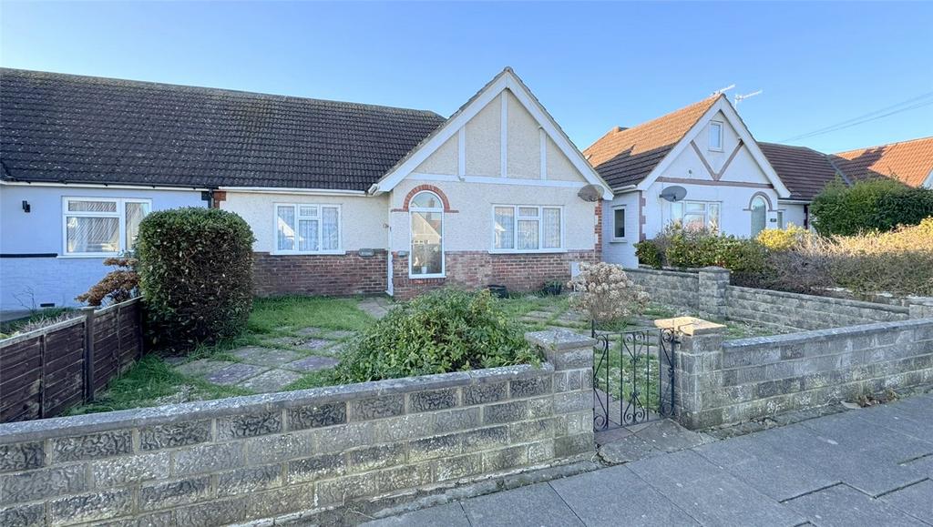 Grand Avenue, Lancing, West Sussex, BN15 2 bed bungalow for sale £325,000